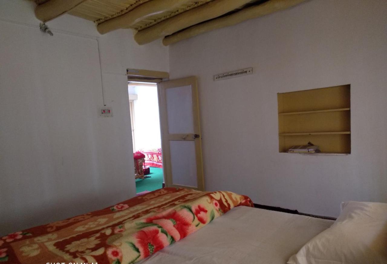 Amir Homestay Leh Exteriör bild