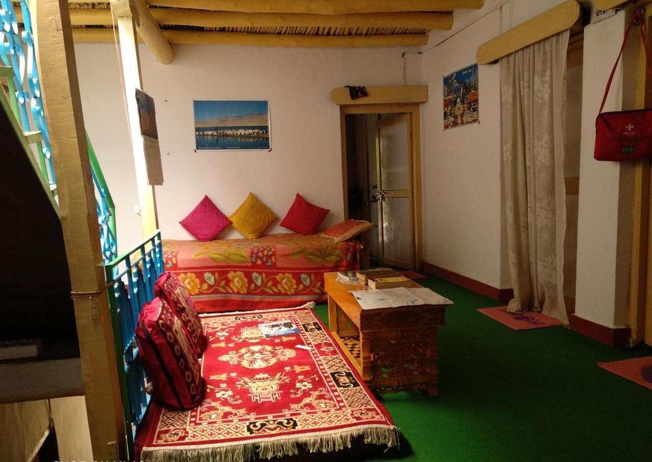 Amir Homestay Leh Exteriör bild