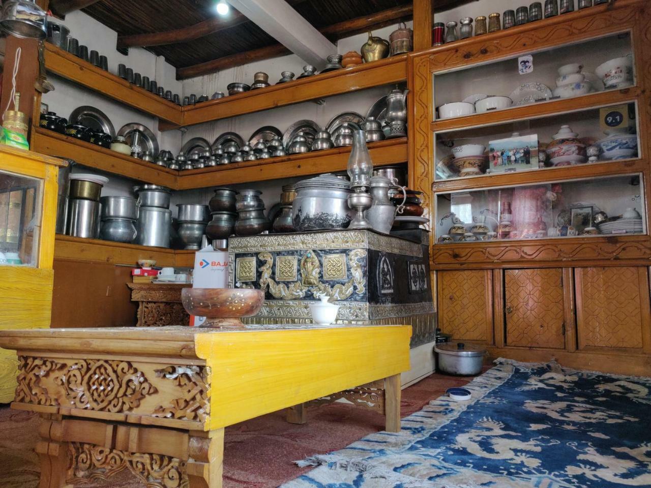 Amir Homestay Leh Exteriör bild